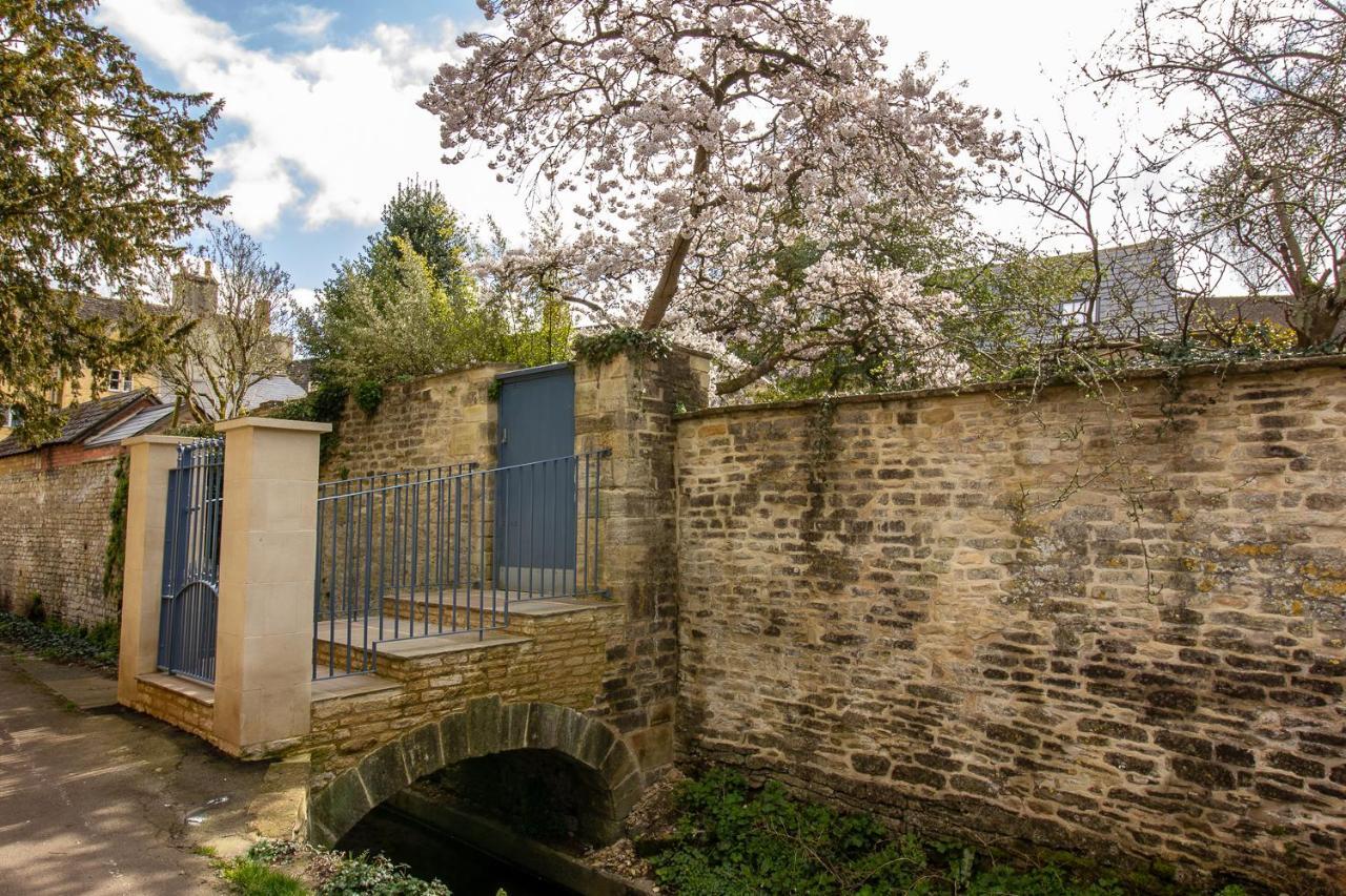 The Potting Shed, 5* Luxury Escape Cirencester Extérieur photo